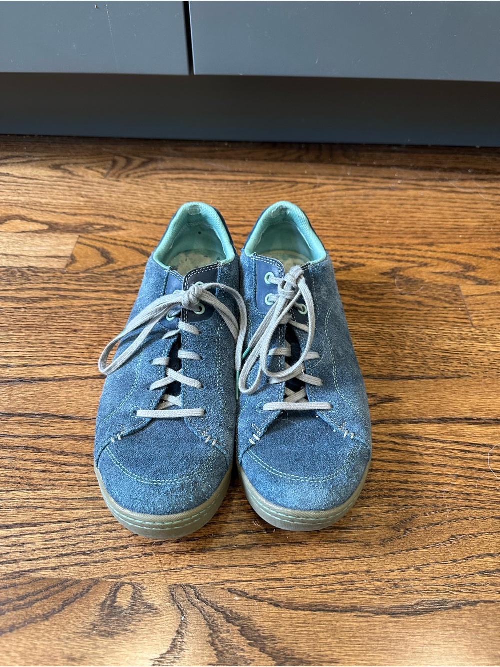 Ahnu Belgrove Blue Suede Walking Trail Sneakers Women's Size 9 AF2518DSSB